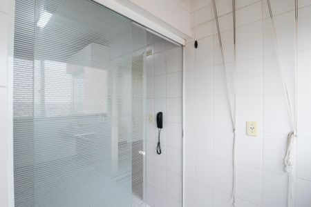 Apartamento à venda com 68m², 2 quartos e 2 vagasCozinha e Área de Serviço