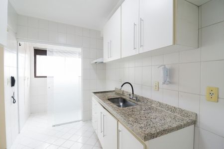 Apartamento à venda com 68m², 2 quartos e 2 vagasCozinha e Área de Serviço