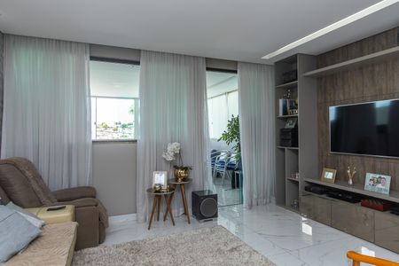 Sala de casa à venda com 3 quartos, 157m² em Santa Amelia, Belo Horizonte