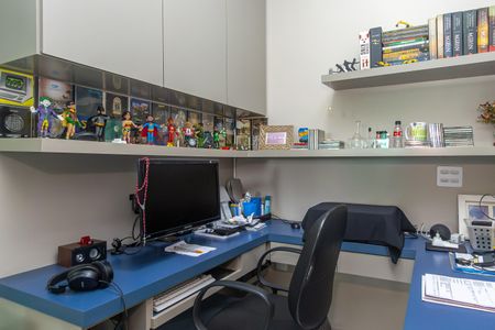 Casa à venda com 157m², 3 quartos e 3 vagasEscritório