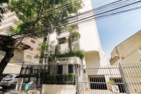 Apartamento à venda com 107m², 3 quartos e 2 vagasFachada e portaria