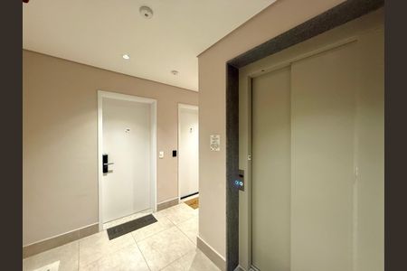 Apartamento à venda com 84m², 2 quartos e 2 vagasHall Apartamento