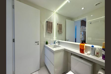 Apartamento à venda com 84m², 2 quartos e 2 vagasBanheiro Social