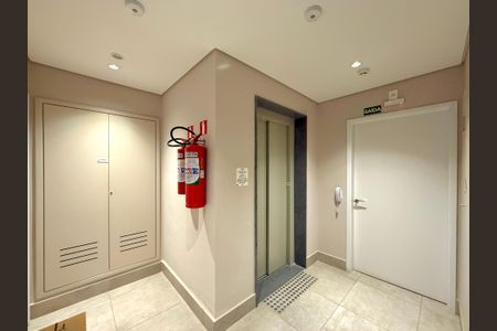 Apartamento à venda com 84m², 2 quartos e 2 vagasHall Apartamento