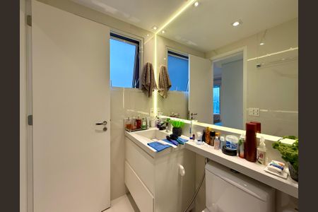 Apartamento à venda com 84m², 2 quartos e 2 vagasBanheiro Suíte