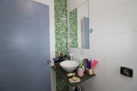 Casa à venda com 150m², 3 quartos e 2 vagasBanheiro 2