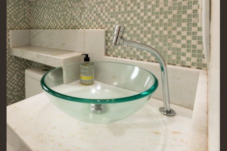 Apartamento à venda com 49m², 2 quartos e 1 vaga Apartamento à venda com 49m², 2 quartos e 1 vagaBanheiro Social