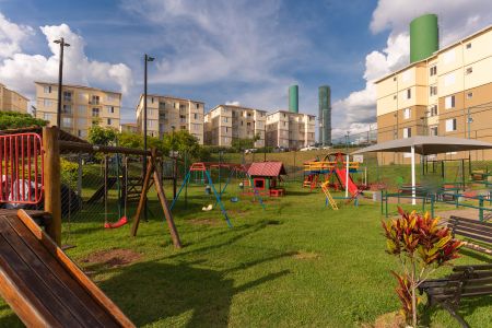 Apartamento à venda com 49m², 2 quartos e 1 vaga Apartamento à venda com 49m², 2 quartos e 1 vagaÁrea comum - Playground