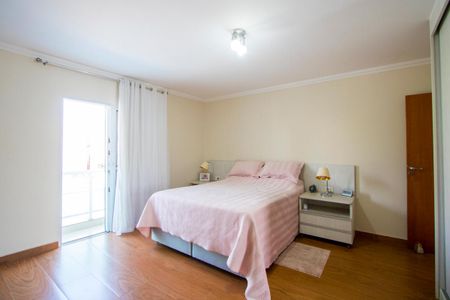 Casa à venda com 135m², 2 quartos e 2 vagasSuíte