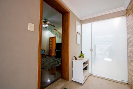 Casa à venda com 135m², 2 quartos e 2 vagasHall de entrada