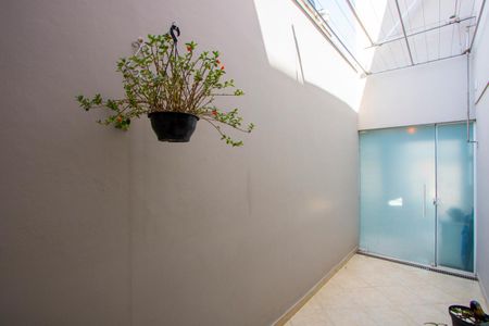 Casa à venda com 135m², 2 quartos e 2 vagasQuintal