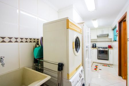 Casa à venda com 135m², 2 quartos e 2 vagasÁrea de serviço