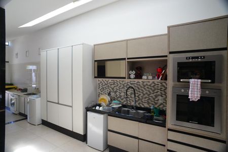 Casa de condomínio à venda com 675m², 4 quartos e 4 vagasCozinha