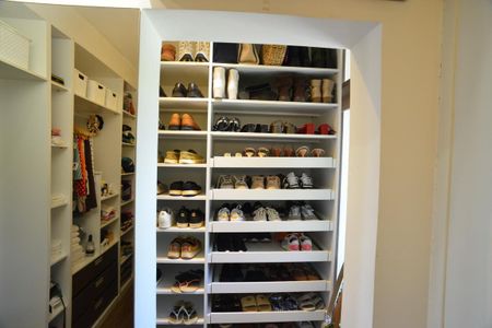 Casa de condomínio à venda com 675m², 4 quartos e 4 vagasCloset da Suíte 2