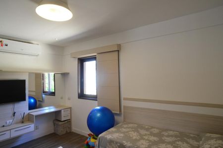 Casa de condomínio à venda com 675m², 4 quartos e 4 vagasSuíte 3