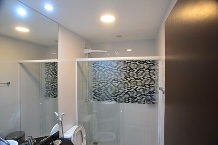 Casa de condomínio à venda com 675m², 4 quartos e 4 vagasBanheiro Social