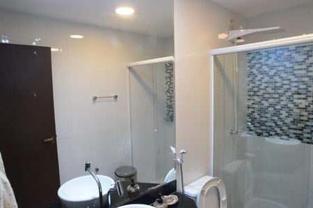 Casa de condomínio à venda com 675m², 4 quartos e 4 vagasBanheiro Social