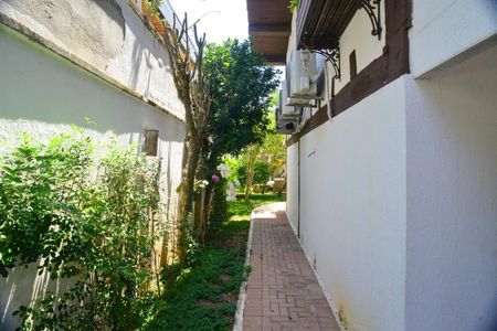 Casa de condomínio à venda com 675m², 4 quartos e 4 vagasÁrea Externa 