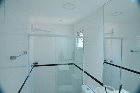 Casa de condomínio à venda com 675m², 4 quartos e 4 vagasBanheiro da Suíte 1