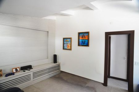 Casa de condomínio à venda com 675m², 4 quartos e 4 vagasSala 2