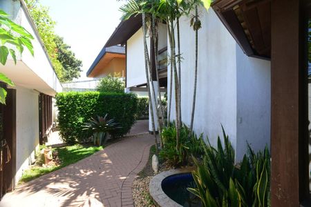 Casa de condomínio à venda com 675m², 4 quartos e 4 vagasÁrea Externa 