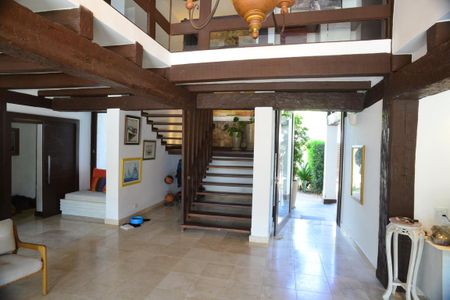 Casa de condomínio à venda com 675m², 4 quartos e 4 vagasSala