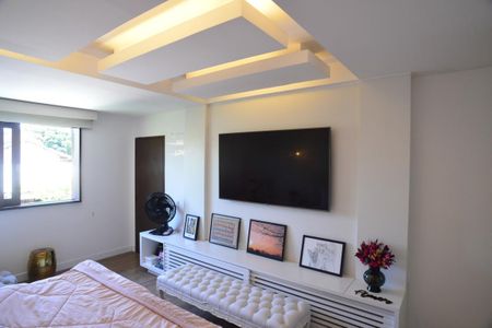 Casa de condomínio à venda com 675m², 4 quartos e 4 vagasSuíte 2