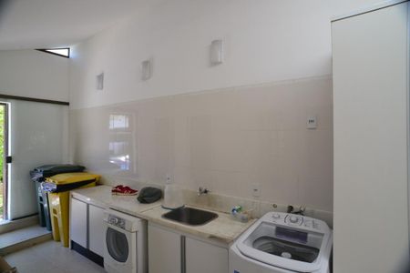 Casa de condomínio à venda com 675m², 4 quartos e 4 vagasÁrea de Serviço