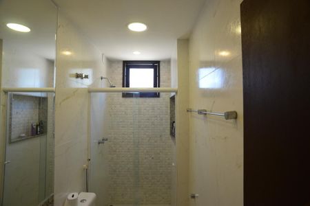 Casa de condomínio à venda com 675m², 4 quartos e 4 vagasBanheiro da Suíte 3