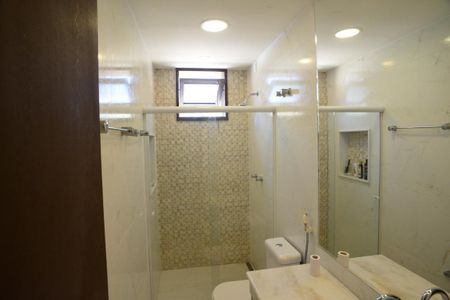 Casa de condomínio à venda com 675m², 4 quartos e 4 vagasBanheiro da Suíte 4