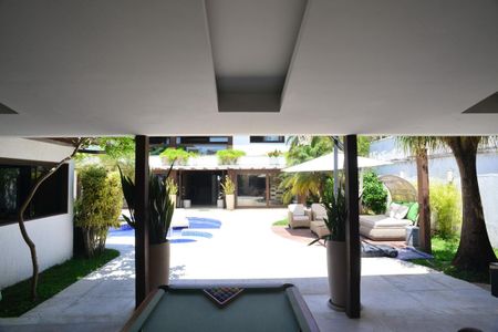 Casa de condomínio à venda com 675m², 4 quartos e 4 vagasÁrea comum - Churrasqueira