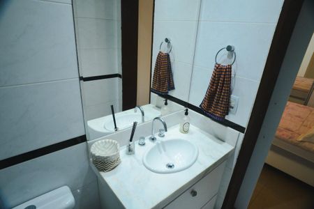 Casa de condomínio à venda com 675m², 4 quartos e 4 vagasBanheiro da Suíte 1