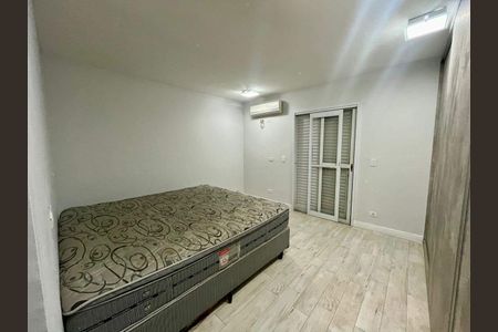 Casa à venda com 136m², 2 quartos e 1 vaga