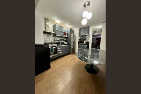 Casa à venda com 136m², 2 quartos e 1 vaga