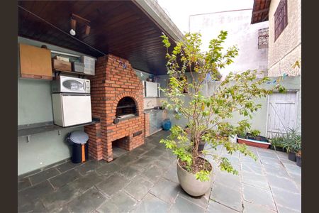 Casa à venda com 3 quartos, 127m² em Cupecê, São Paulo