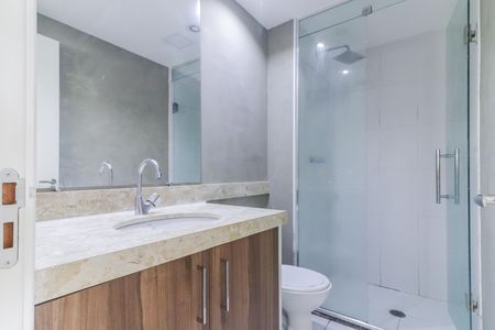 Banheiro de apartamento para alugar com 3 quartos, 98m² em Vila Polopoli, São Paulo