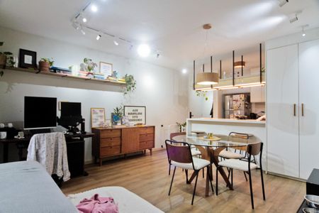 Apartamento à venda com 70m², 2 quartos e 1 vaga Apartamento à venda com 70m², 2 quartos e 1 vagaSala