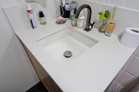 Apartamento à venda com 70m², 2 quartos e 1 vaga Apartamento à venda com 70m², 2 quartos e 1 vagaBanheiro da Suíte