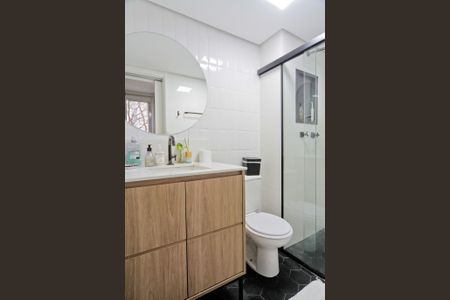 Apartamento à venda com 70m², 2 quartos e 1 vaga Apartamento à venda com 70m², 2 quartos e 1 vagaBanheiro da Suíte