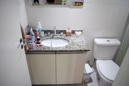 Apartamento à venda com 73m², 3 quartos e 2 vagas Apartamento à venda com 73m², 3 quartos e 2 vagasBanheiro da Suíte