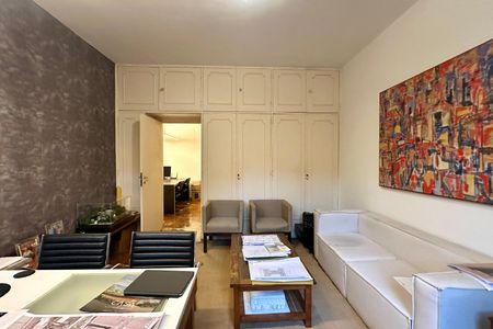 Casa à venda com 400m², 6 quartos e 2 vagas Casa à venda com 400m², 6 quartos e 2 vagasSuíte