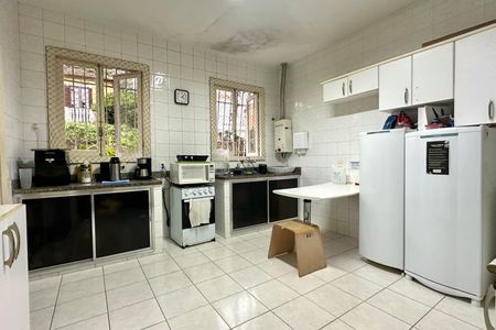 Casa à venda com 400m², 6 quartos e 2 vagas Casa à venda com 400m², 6 quartos e 2 vagasCozinha