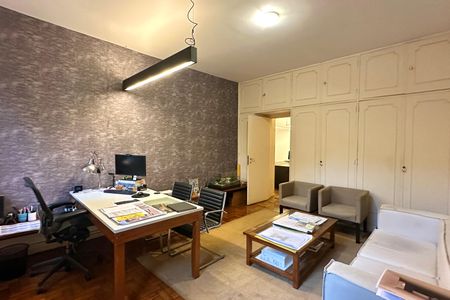 Casa à venda com 400m², 6 quartos e 2 vagas Casa à venda com 400m², 6 quartos e 2 vagasSuíte