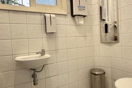 Casa à venda com 400m², 6 quartos e 2 vagas Casa à venda com 400m², 6 quartos e 2 vagasBanheiro Social