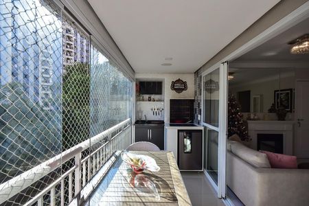 Apartamento à venda com 125m², 3 quartos e 2 vagasVaranda