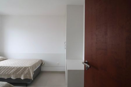 Apartamento para alugar com 120m², 3 quartos e 2 vagas Apartamento para alugar com 120m², 3 quartos e 2 vagasQuarto