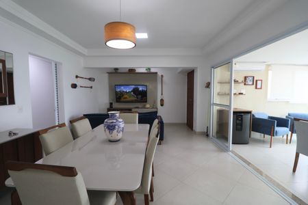 Sala de apartamento para alugar com 3 quartos, 120m² em Balneário Guarujá, Guarujá