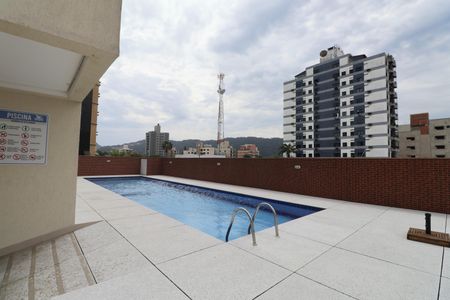 Apartamento para alugar com 120m², 3 quartos e 2 vagas Apartamento para alugar com 120m², 3 quartos e 2 vagasÁrea comum - Piscina