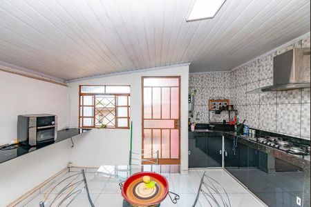 Casa à venda com 390m², 3 quartos e 3 vagasCozinha