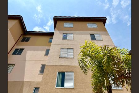 Apartamento para alugar com 47m², 2 quartos e 1 vaga Apartamento para alugar com 47m², 2 quartos e 1 vagaFachada